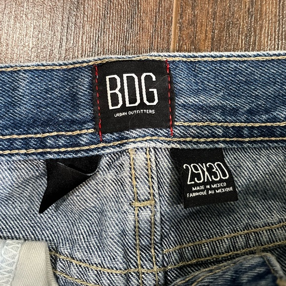 Urban Outfitters 90s Straight Fit Jean - Picture 2 of 3